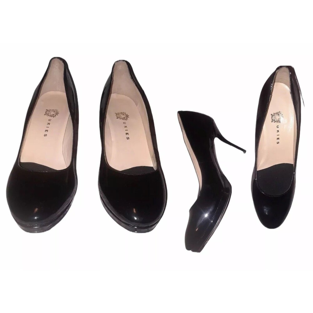 Ukies Black Patent leather round toe heels classic pumps size 10